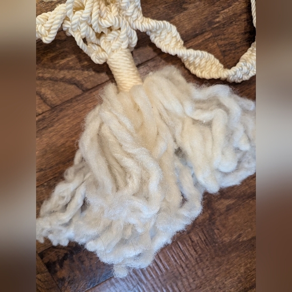 Vintage 1970's macrame plant hanger - Picture 6 of 9